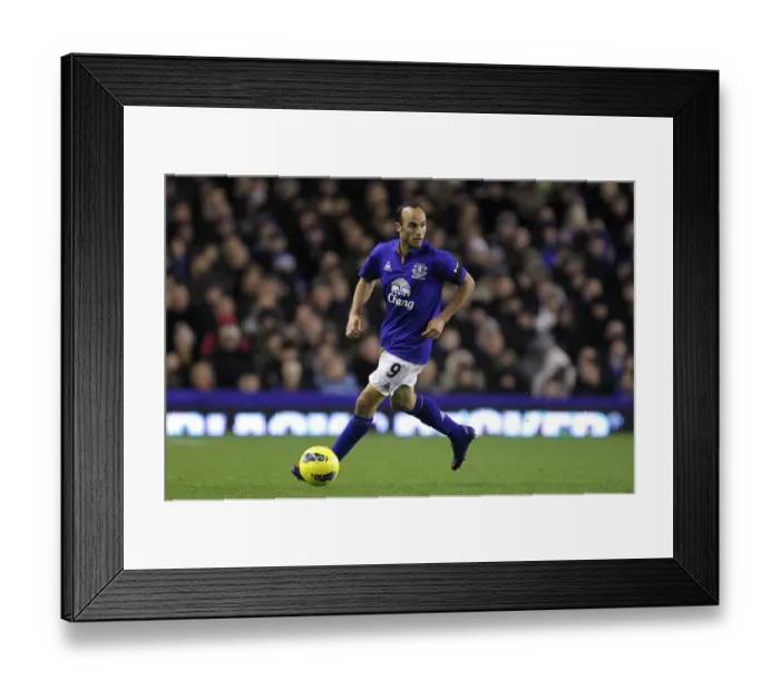 Framed Print : Everton's Landon Donovan in Action: Everton vs. Bolton Wanderers, Barclays Premier League, Goodison Park (04 January 2012) Framed Print : Everton's Landon Donovan in Action: Everton vs. Bolton Wanderers, Barclays Premier League, Goodison Park (04 January 2012)