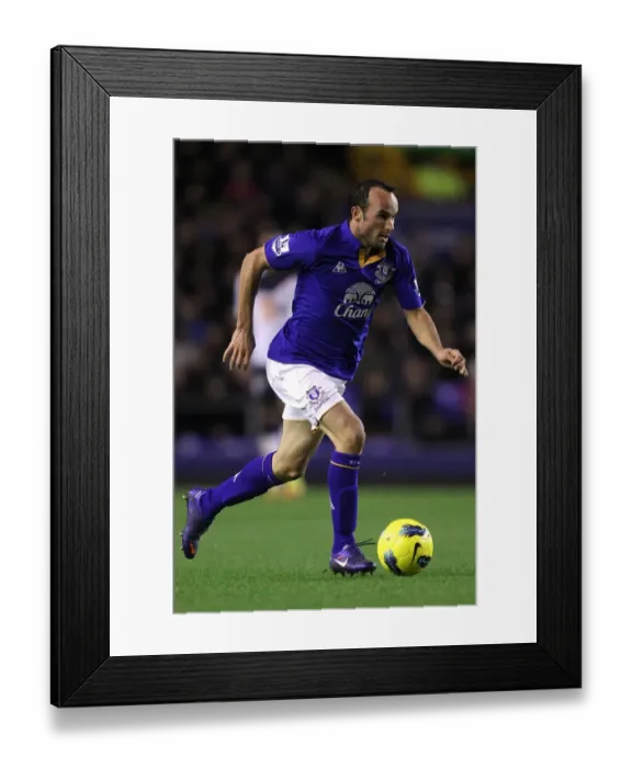 Framed Print : Everton vs. Bolton Wanderers: Landon Donovan in Action, Barclays Premier League, Goodison Park (04.01.2012) Framed Print : Everton vs. Bolton Wanderers: Landon Donovan in Action, Barclays Premier League, Goodison Park (04.01.2012)