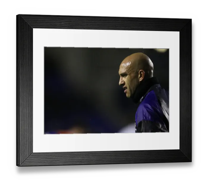 Framed Print : Tim Howard in Action: Everton vs. Bolton Wanderers, Barclays Premier League (04 January 2012, Goodison Park) Framed Print : Tim Howard in Action: Everton vs. Bolton Wanderers, Barclays Premier League (04 January 2012, Goodison Park)
