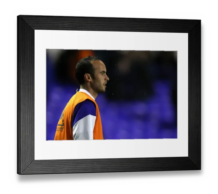 Framed Print : Landon Donovan in Action: Everton vs Bolton Wanderers (04 January 2012) Framed Print : Landon Donovan in Action: Everton vs Bolton Wanderers (04 January 2012)