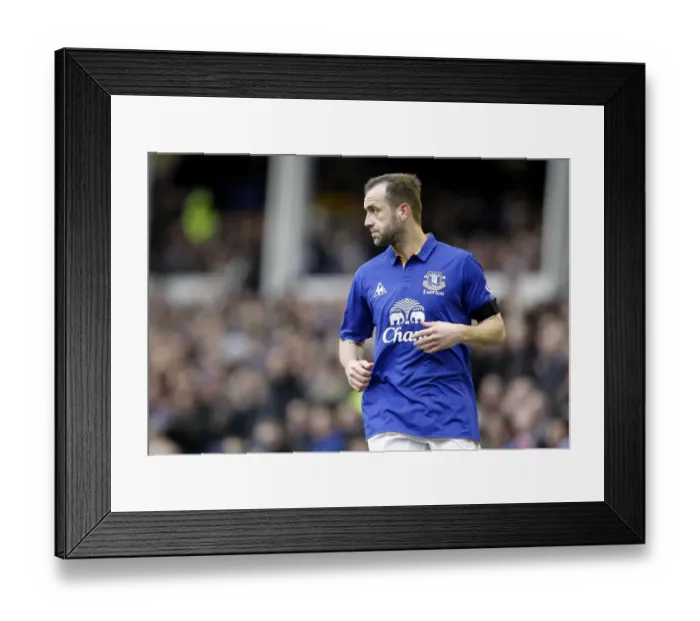 Framed Print : James McFadden's FA Cup Stunner: Everton's Triumph Over Tamworth (07.01.2012) Framed Print : James McFadden's FA Cup Stunner: Everton's Triumph Over Tamworth (07.01.2012)