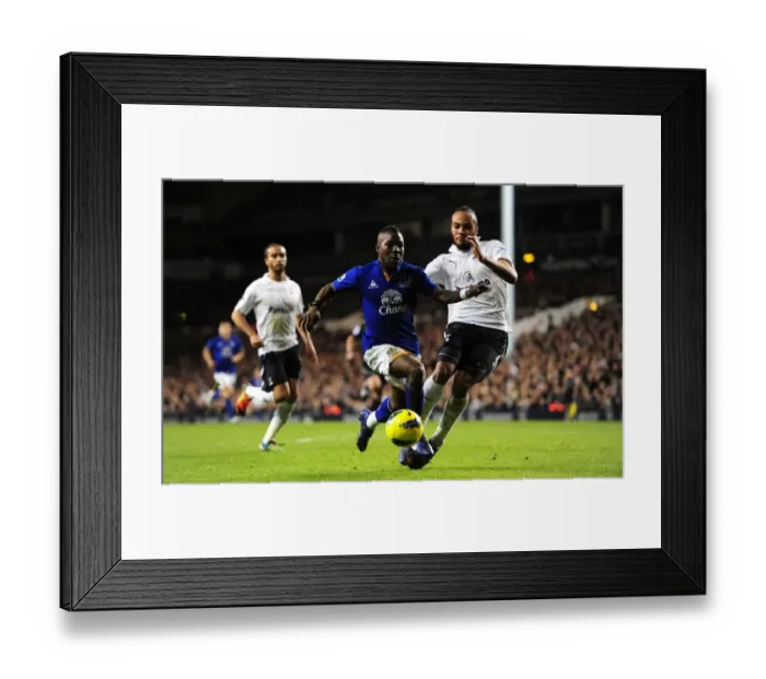 Framed Print : Penalty Showdown: Drenthe vs. Kaboul at White Hart Lane - Everton vs. Tottenham Hotspur, Premier League (11 January 2012) Framed Print : Penalty Showdown: Drenthe vs. Kaboul at White Hart Lane - Everton vs. Tottenham Hotspur, Premier League (11 January 2012)