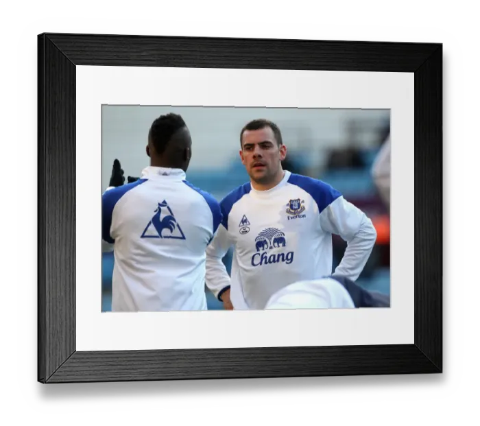 Framed Print : Everton's Darron Gibson Gears Up for Kick-off Against Aston Villa (Barclays Premier League, 14 January 2012) Framed Print : Everton's Darron Gibson Gears Up for Kick-off Against Aston Villa (Barclays Premier League, 14 January 2012)