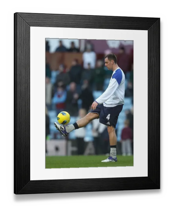 Framed Print : Everton's Darron Gibson in Action: Premier League Clash vs. Aston Villa (January 2012) Framed Print : Everton's Darron Gibson in Action: Premier League Clash vs. Aston Villa (January 2012)