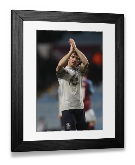 Framed Print : Leighton Baines in Action: Everton vs Aston Villa, Barclays Premier League (2012) Framed Print : Leighton Baines in Action: Everton vs Aston Villa, Barclays Premier League (2012)