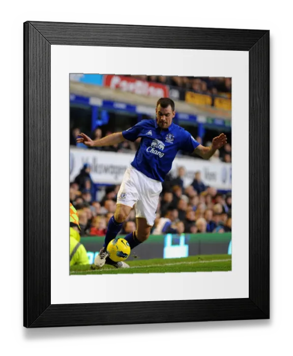 Framed Print : Darron Gibson in Action: Everton vs Blackburn Rovers, Barclays Premier League (21 January 2012) - Goodison Park Framed Print : Darron Gibson in Action: Everton vs Blackburn Rovers, Barclays Premier League (21 January 2012) - Goodison Park