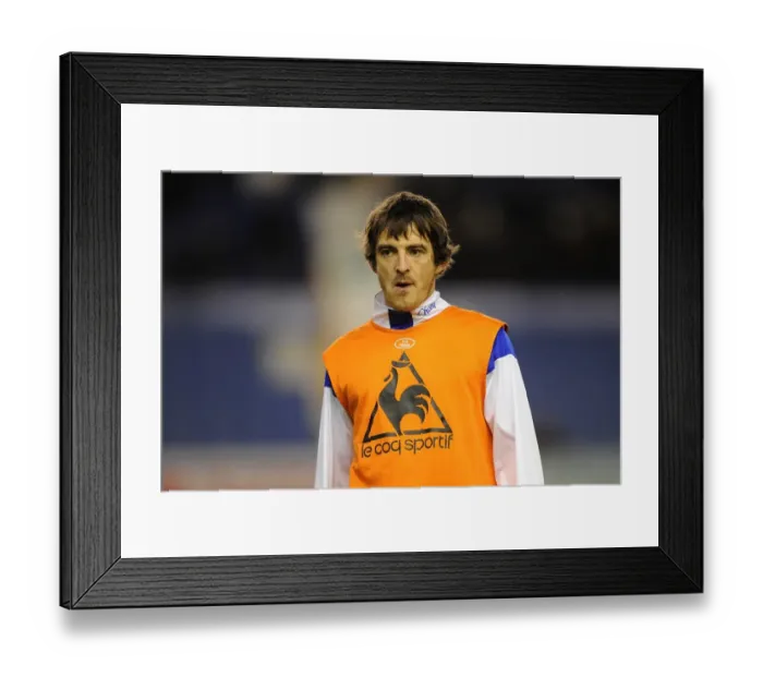 Framed Print : Fourth Round FA Cup Battle: Everton's Leighton Baines at Goodison Park vs Fulham (January 2012) Framed Print : Fourth Round FA Cup Battle: Everton's Leighton Baines at Goodison Park vs Fulham (January 2012)