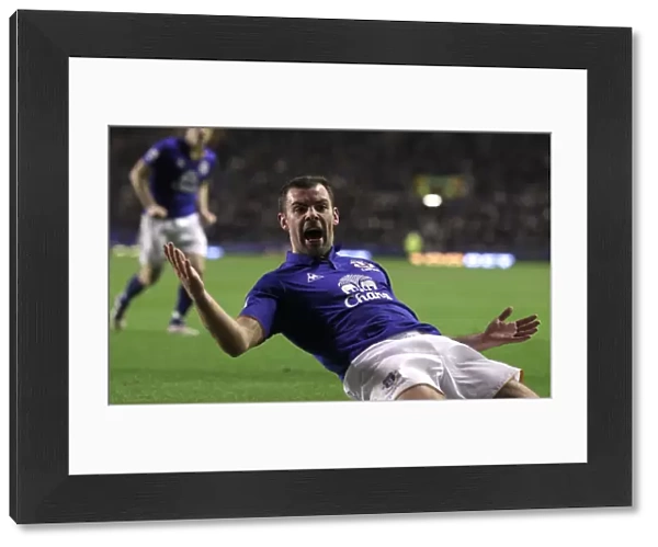 Darron Gibson's Stunner: Everton's Historic First Goal Against Manchester City in 2012 Premier League (Goodison Park)