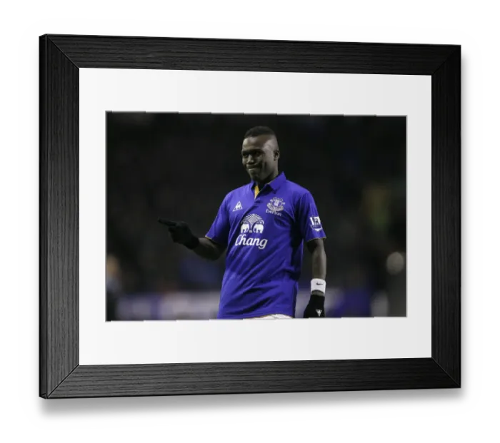 Framed Print : Everton vs Manchester City: Premier League Battle - Royston Drenthe at Goodison Park (January 2012) Framed Print : Everton vs Manchester City: Premier League Battle - Royston Drenthe at Goodison Park (January 2012)