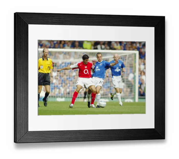 Framed Print : Everton vs Arsenal, August 15, 2004 - Intense Moment from the Barclays Premiership Season 04-05, Goodison Park Framed Print : Everton vs Arsenal, August 15, 2004 - Intense Moment from the Barclays Premiership Season 04-05, Goodison Park
