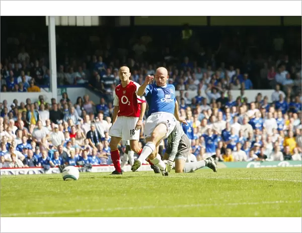 Everton vs. Arsenal: Lee Carsley's Goal (15 / 8 / 04), Barclays Premiership Season 04-05, Goodison Park - Key Moment