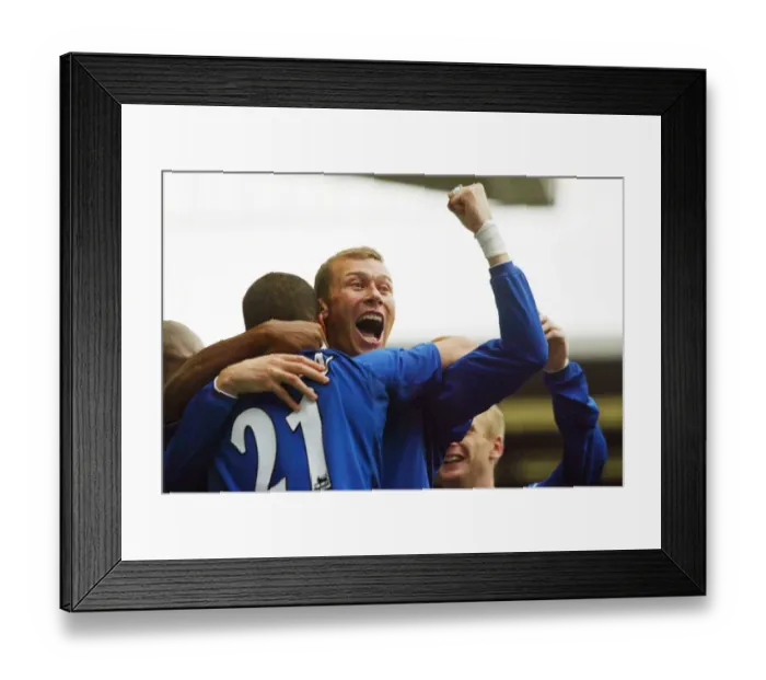 Framed Print : Leon Osman's Euphoric Moment: Everton's Victory over West Bromich Albion, Barclays Premiership, August 28, 2004