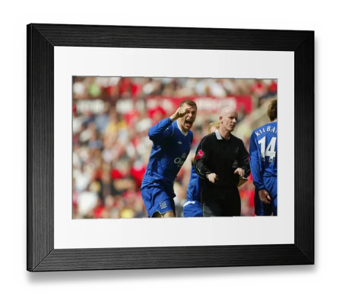Framed Print : Duncan Ferguson is upset