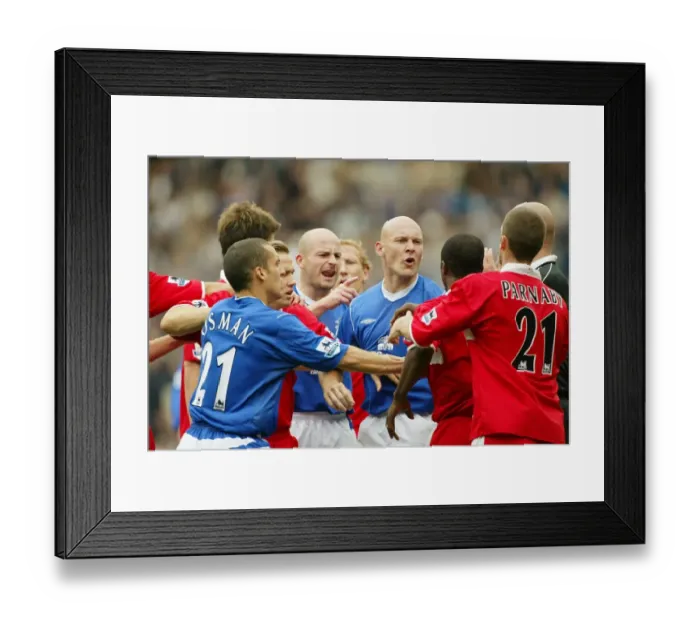 Framed Print : Everton vs Middlesbrough, September 4, 1999: Thomas Gravesen in Action at Goodison Park Framed Print : Everton vs Middlesbrough, September 4, 1999: Thomas Gravesen in Action at Goodison Park