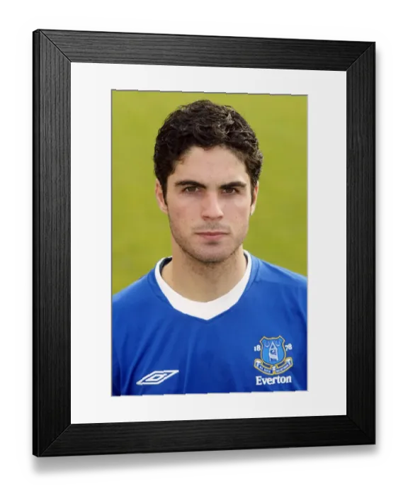 Framed Print : Mikel Arteta: Everton's Former Midfield Maestro Framed Print : Mikel Arteta: Everton's Former Midfield Maestro