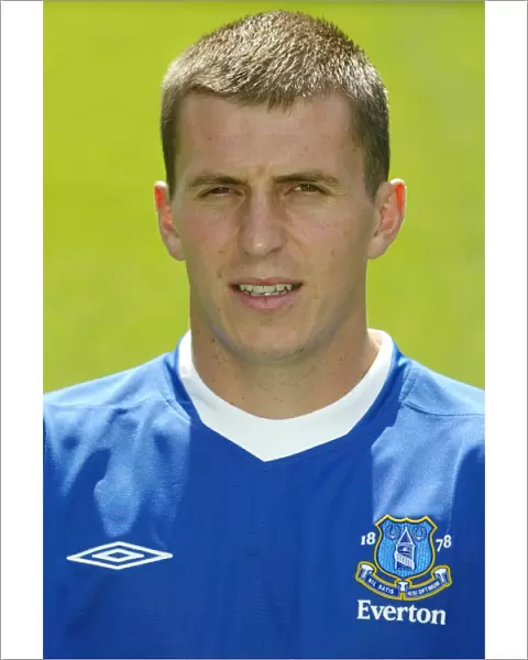Eddy Bosnar with Everton Football Club: Team Picture and Portrait