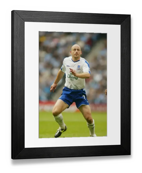 Framed Print : Lee Carsley in Action for Everton vs Manchester City, Barclays Premiership 2004 Framed Print : Lee Carsley in Action for Everton vs Manchester City, Barclays Premiership 2004