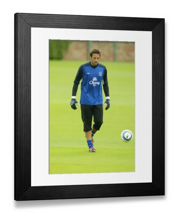 Framed Print : Richard Wright in Training at Everton Football Club, 2004 Framed Print : Richard Wright in Training at Everton Football Club, 2004