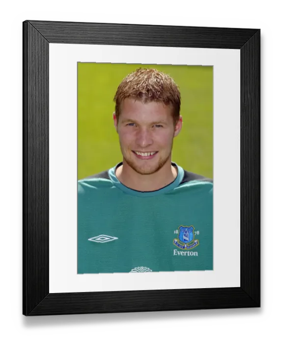 Framed Print : Everton FC: Iain Turner Team Portrait Framed Print : Everton FC: Iain Turner Team Portrait