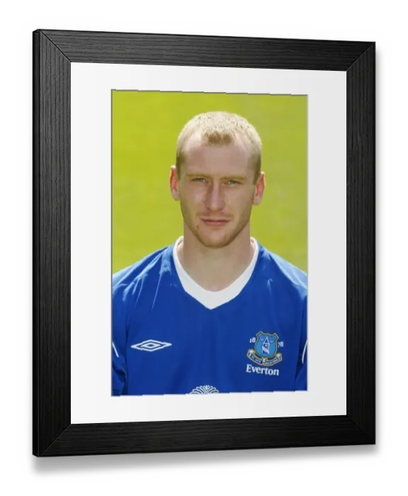 Framed Print : Everton FC 2008-09 Team and Individual Portraits: Tony Hibbert Framed Print : Everton FC 2008-09 Team and Individual Portraits: Tony Hibbert