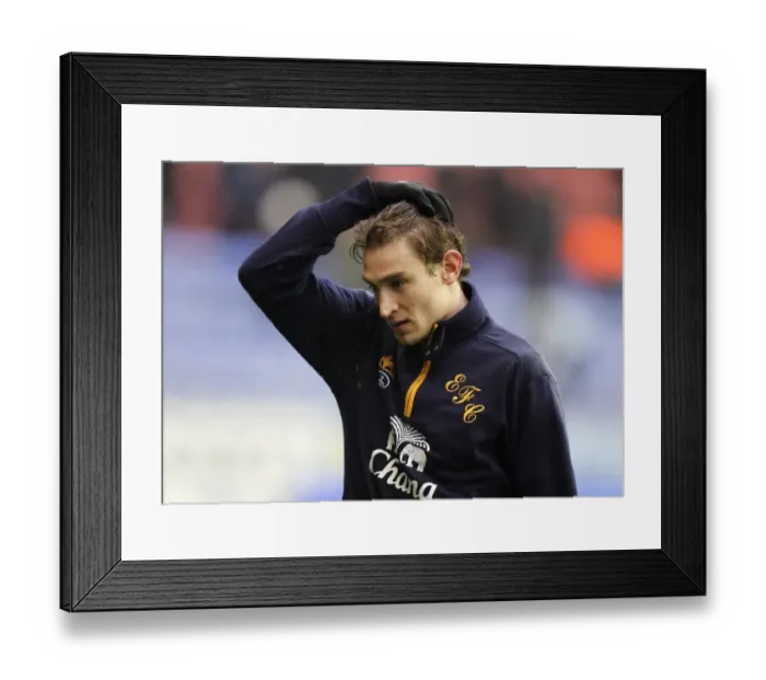 Framed Print : Everton's Nikica Jelavic Pre-Match Training at Wigan Athletic's DW Stadium (Barclays Premier League, 04 February 2012)