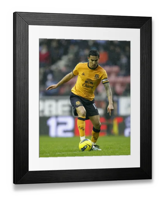 Framed Print : Tim Cahill's Unyielding Spirit: Everton's Victory Over Wigan Athletic (February 2012)