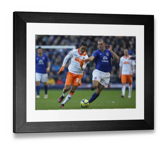 Framed Print : Gibson vs Ince: A FA Cup Battle at Goodison Park Framed Print : Gibson vs Ince: A FA Cup Battle at Goodison Park