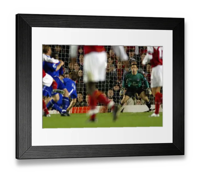 Framed Print : Arsenal's Triumph: 3-1 Over Everton (Season 04-05) Framed Print : Arsenal's Triumph: 3-1 Over Everton (Season 04-05)