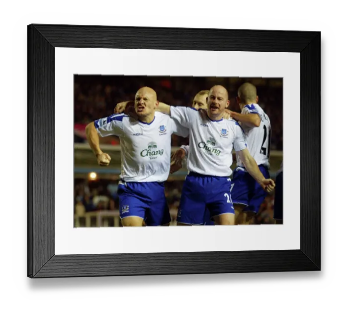 Framed Print : Thomas Gravesen celebrates with Lee Carsley Framed Print : Thomas Gravesen celebrates with Lee Carsley