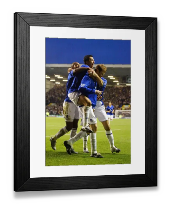 Framed Print : Everton celebrate