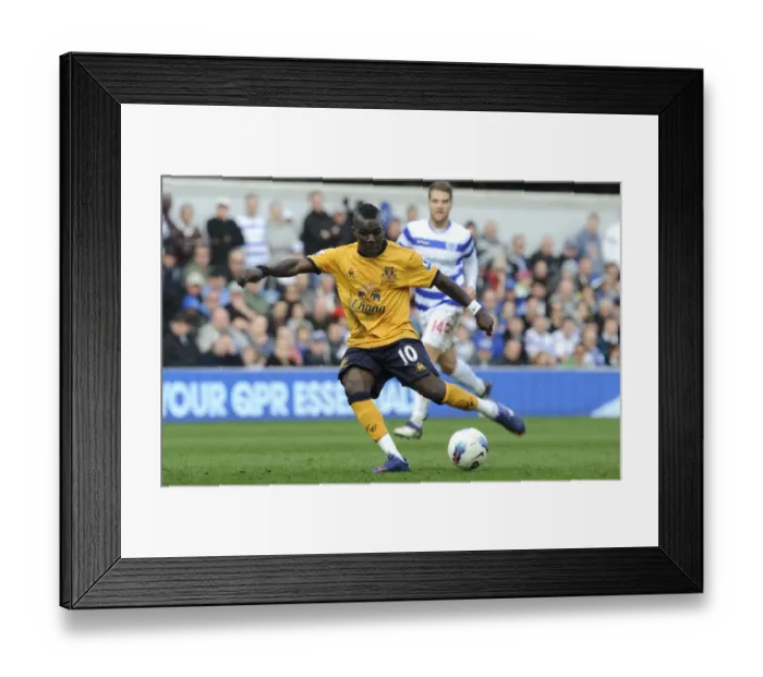 Framed Print : Barclays Premier League - Queens Park Rangers v Everton - Loftus Road Framed Print : Barclays Premier League - Queens Park Rangers v Everton - Loftus Road