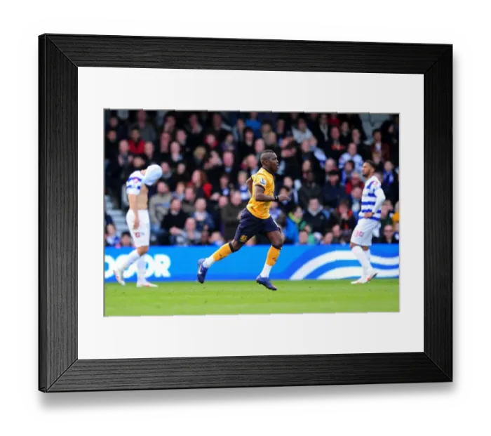 Framed Print : Everton's Thrilling Royston Drenthe Goal Celebration: Premier League Victory at Queens Park Rangers (03 March 2012)