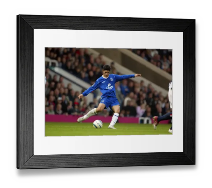 Framed Print : Previous Season's Thrilling 1-0 Victory: WBA over Everton Framed Print : Previous Season's Thrilling 1-0 Victory: WBA over Everton
