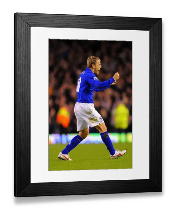 Framed Print : Barclays Premier League - Everton v Tottenham Hotspur - Goodison Park