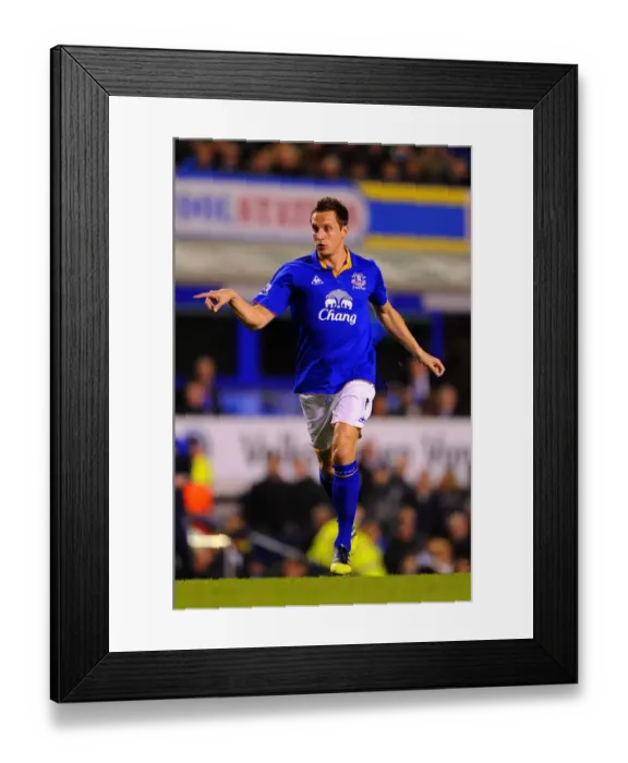 Framed Print : Phil Jagielka in Action: Everton vs. Tottenham Hotspur, Barclays Premier League, Goodison Park (2012-03-10) Framed Print : Phil Jagielka in Action: Everton vs. Tottenham Hotspur, Barclays Premier League, Goodison Park (2012-03-10)