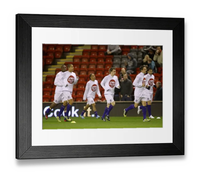 Framed Print : Everton Players Prepare for Liverpool Showdown at Anfield - Barclays Premier League (13 March 2012) Framed Print : Everton Players Prepare for Liverpool Showdown at Anfield - Barclays Premier League (13 March 2012)