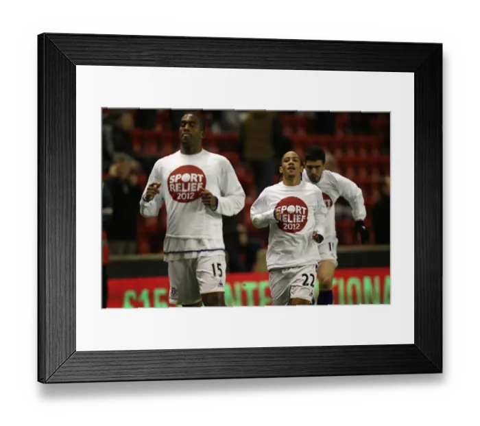 Framed Print : Everton's Distin and Pienaar Gear Up for Premier League Showdown Against Liverpool Framed Print : Everton's Distin and Pienaar Gear Up for Premier League Showdown Against Liverpool