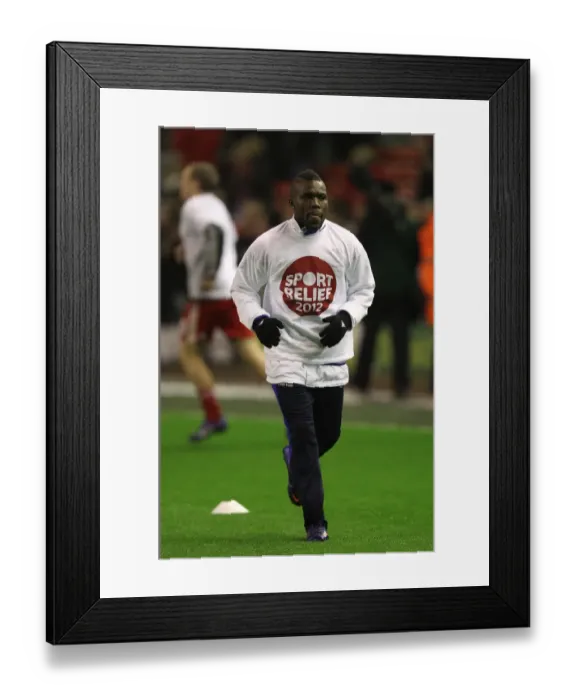 Framed Print : Royston Drenthe vs. Liverpool: Intense Face-Off at Anfield (13 March 2012) Framed Print : Royston Drenthe vs. Liverpool: Intense Face-Off at Anfield (13 March 2012)