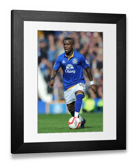 Framed Print : FA Cup Sixth Round Showdown: Everton vs Sunderland at Goodison Park - Royston Drenthe in Action Framed Print : FA Cup Sixth Round Showdown: Everton vs Sunderland at Goodison Park - Royston Drenthe in Action