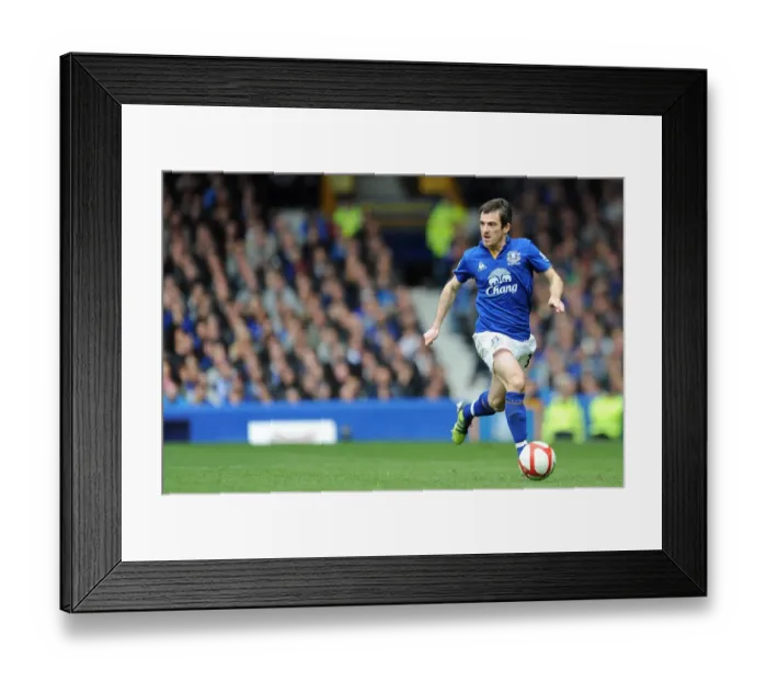 Framed Print : Determined Leighton Baines Leads Everton to FA Cup Sixth Round Victory vs. Sunderland at Goodison Park