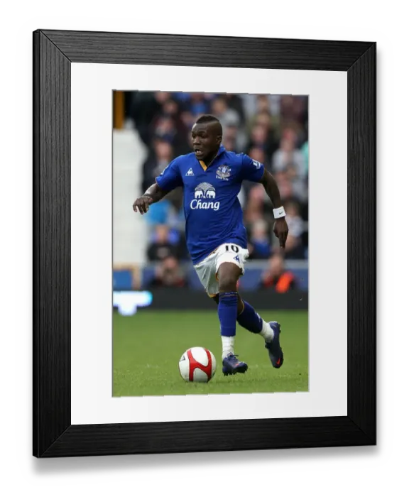 Framed Print : Everton FC vs Sunderland: FA Cup Sixth Round Battle at Goodison Park - Royston Drenthe's Dramatic Performance Framed Print : Everton FC vs Sunderland: FA Cup Sixth Round Battle at Goodison Park - Royston Drenthe's Dramatic Performance
