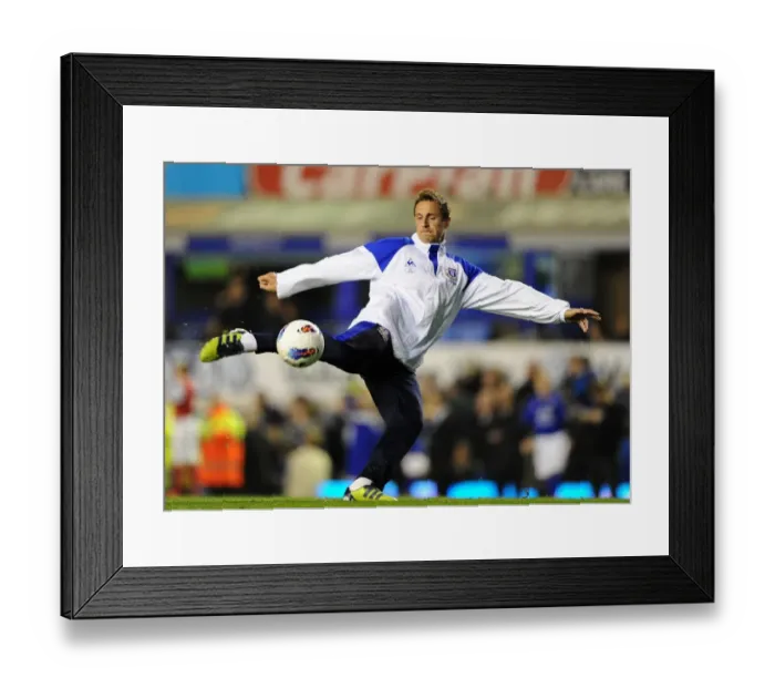 Framed Print : Phil Jagielka at Goodison Park: Everton vs. Arsenal, Barclays Premier League (21 March 2012) Framed Print : Phil Jagielka at Goodison Park: Everton vs. Arsenal, Barclays Premier League (21 March 2012)