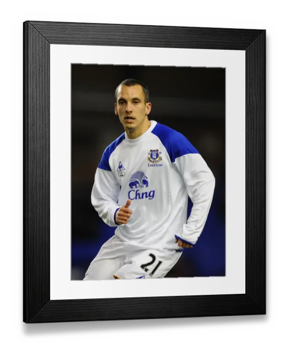 Framed Print : Leon Osman at Goodison Park: Everton vs Arsenal - Barclays Premier League Clash (21 March 2012) Framed Print : Leon Osman at Goodison Park: Everton vs Arsenal - Barclays Premier League Clash (21 March 2012)