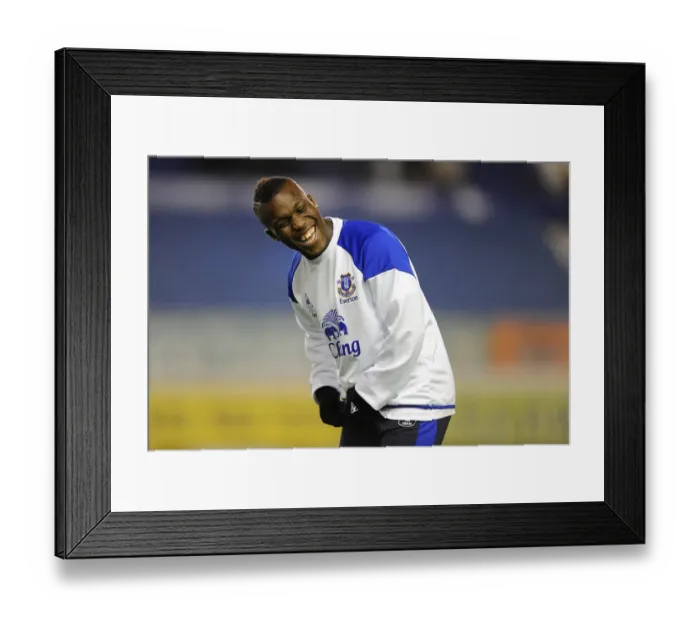 Framed Print : Royston Drenthe vs Arsenal: A Premier League Showdown at Goodison Park (21 March 2012) Framed Print : Royston Drenthe vs Arsenal: A Premier League Showdown at Goodison Park (21 March 2012)