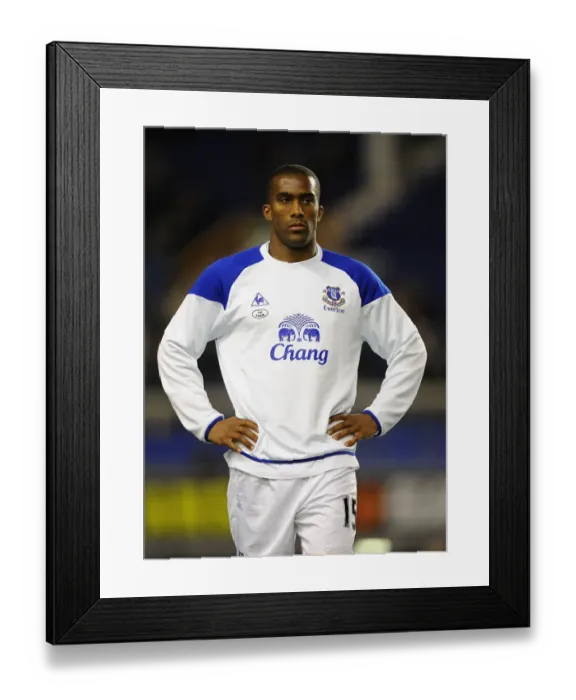 Framed Print : Sylvain Distin's Heroic Performance: Everton vs Arsenal (BPL, 21 March 2012) Framed Print : Sylvain Distin's Heroic Performance: Everton vs Arsenal (BPL, 21 March 2012)