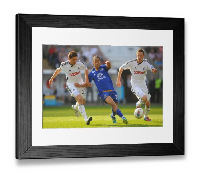 Framed Print : Clash at Liberty: Sigurdsson vs. Pienaar - Everton vs. Swansea City Framed Print : Clash at Liberty: Sigurdsson vs. Pienaar - Everton vs. Swansea City