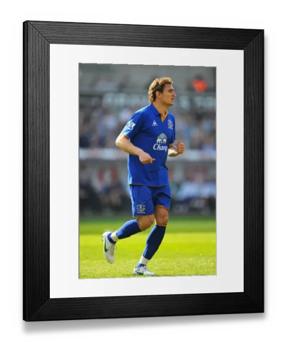 Framed Print : Nikica Jelavic's Dramatic Winner: Everton Triumphs Over Swansea City (24 March 2012, Liberty Stadium) Framed Print : Nikica Jelavic's Dramatic Winner: Everton Triumphs Over Swansea City (24 March 2012, Liberty Stadium)