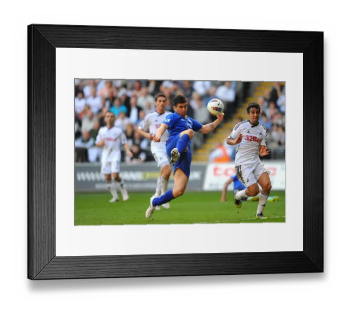 Framed Print : Denis Stracqualursi's Determined Shot: Everton vs Swansea City, Barclays Premier League (24 March 2012, Liberty Stadium) Framed Print : Denis Stracqualursi's Determined Shot: Everton vs Swansea City, Barclays Premier League (24 March 2012, Liberty Stadium)