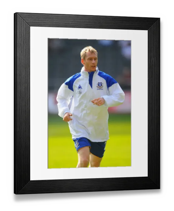 Framed Print : Tony Hibbert in Action: Everton vs Swansea City, Premier League Showdown (24 March 2012, Liberty Stadium) Framed Print : Tony Hibbert in Action: Everton vs Swansea City, Premier League Showdown (24 March 2012, Liberty Stadium)