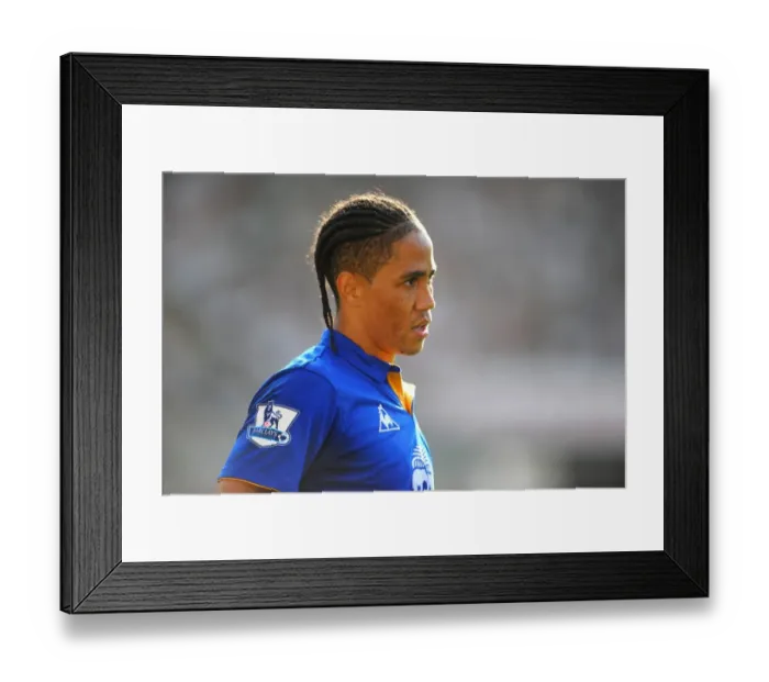 Framed Print : Steven Pienaar's Thrilling Showdown: Everton vs Swansea City (Premier League, 24 March 2012) Framed Print : Steven Pienaar's Thrilling Showdown: Everton vs Swansea City (Premier League, 24 March 2012)
